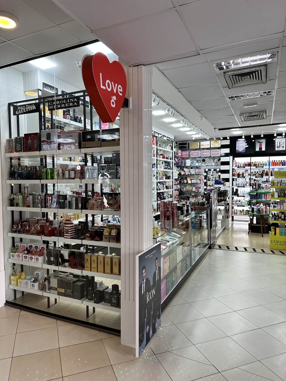 Love Perfumaria & Cosméticos - Shopping Camelão São José