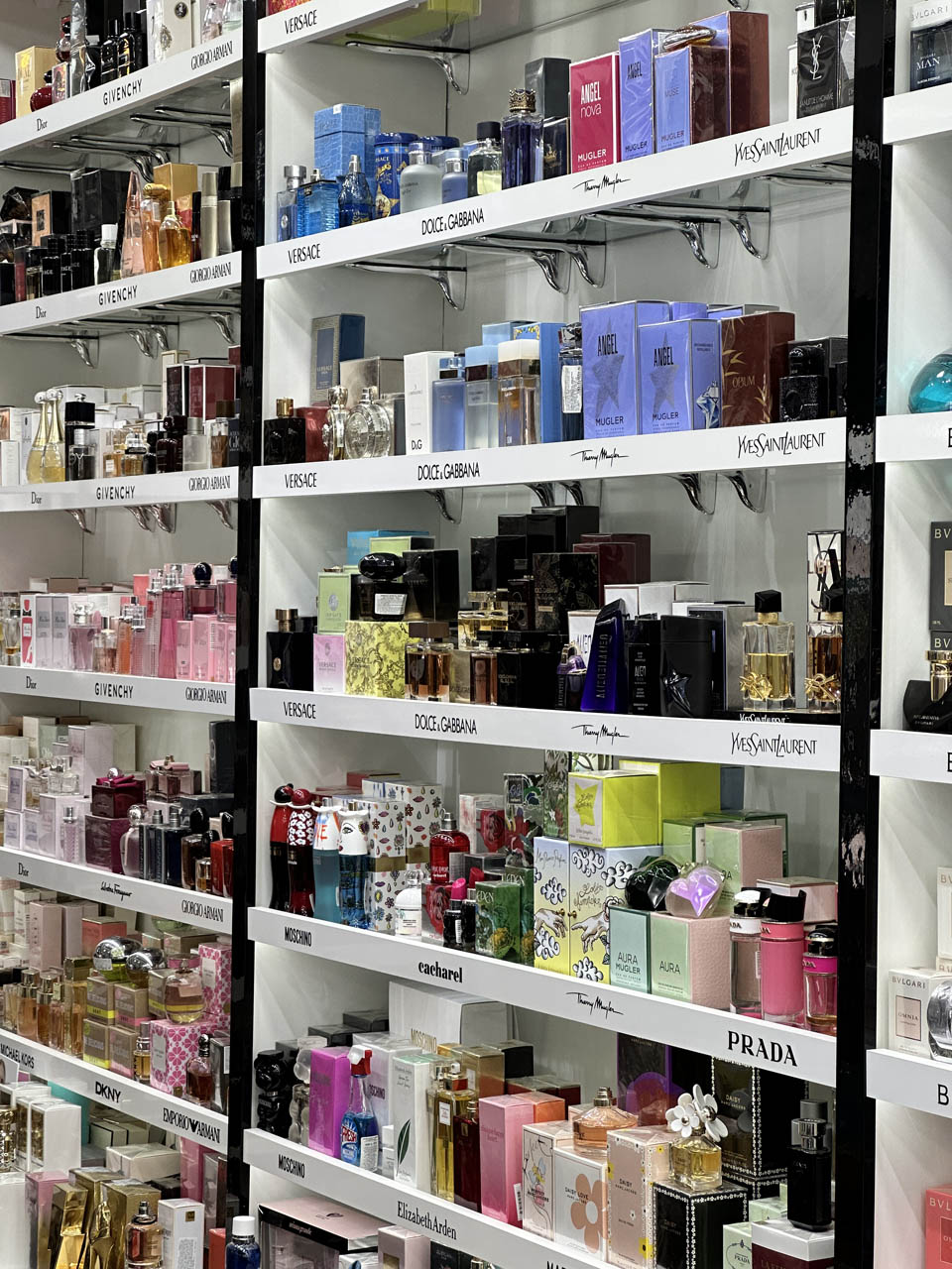 Love Perfumaria & Cosméticos - Shopping Camelão São José